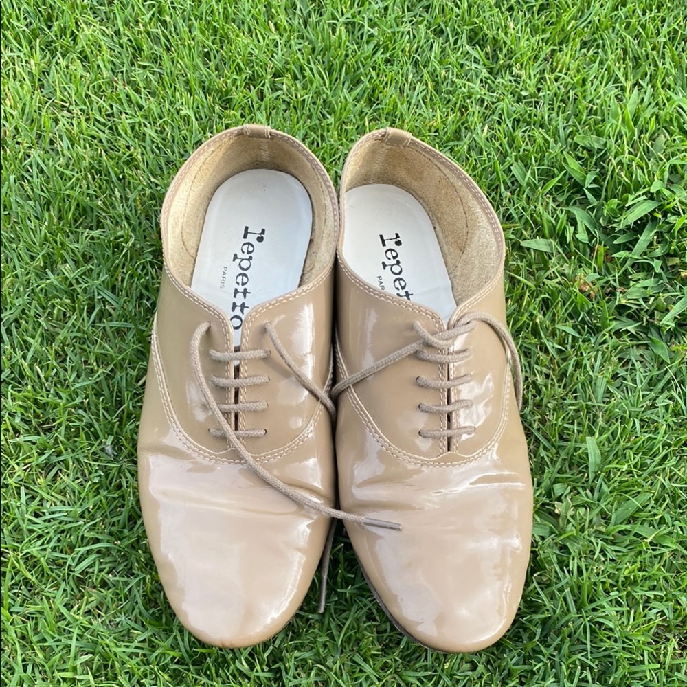 Repetto Tan Leather Oxfords